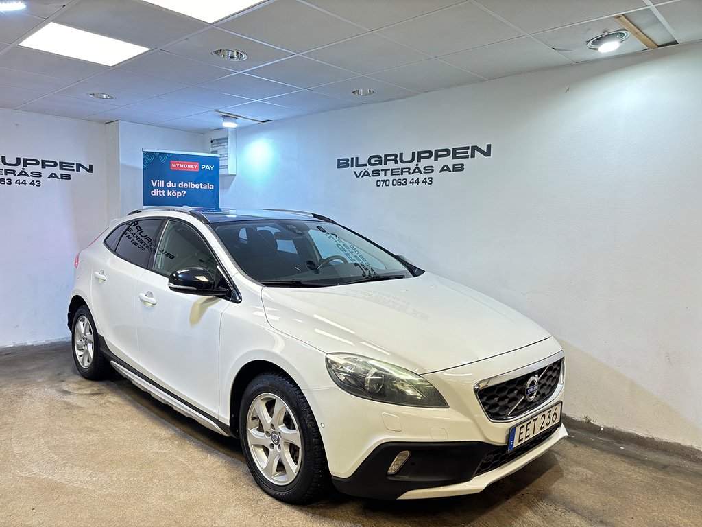 Volvo V40 Cross Country D3 /Pano /GPS / Drag /Kamera/Ny Serv