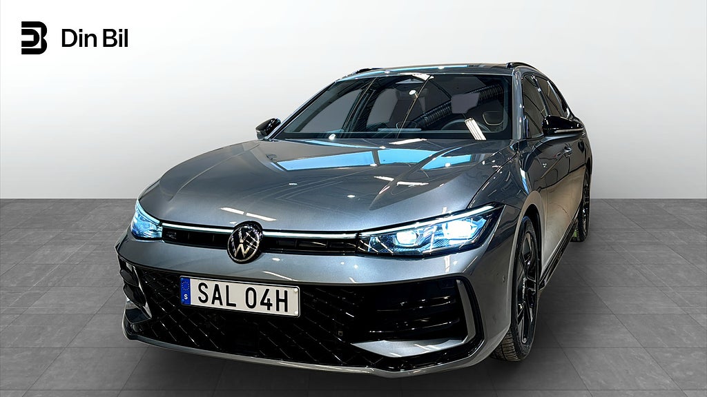 Volkswagen Passat TDI193 DSG 4M R-line Black/Drag/Värmare