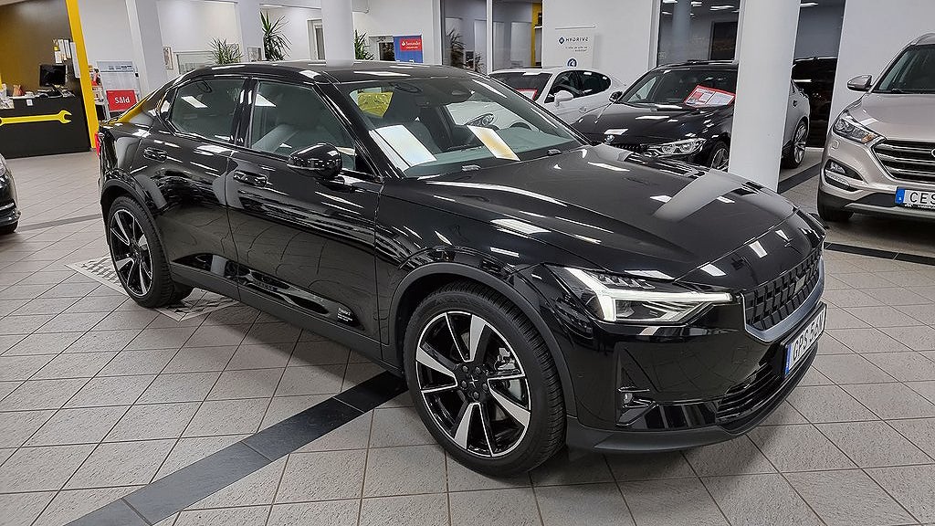 Polestar 2 levererar en systemeffekt på 408 hästkrafter och 660 Nm.