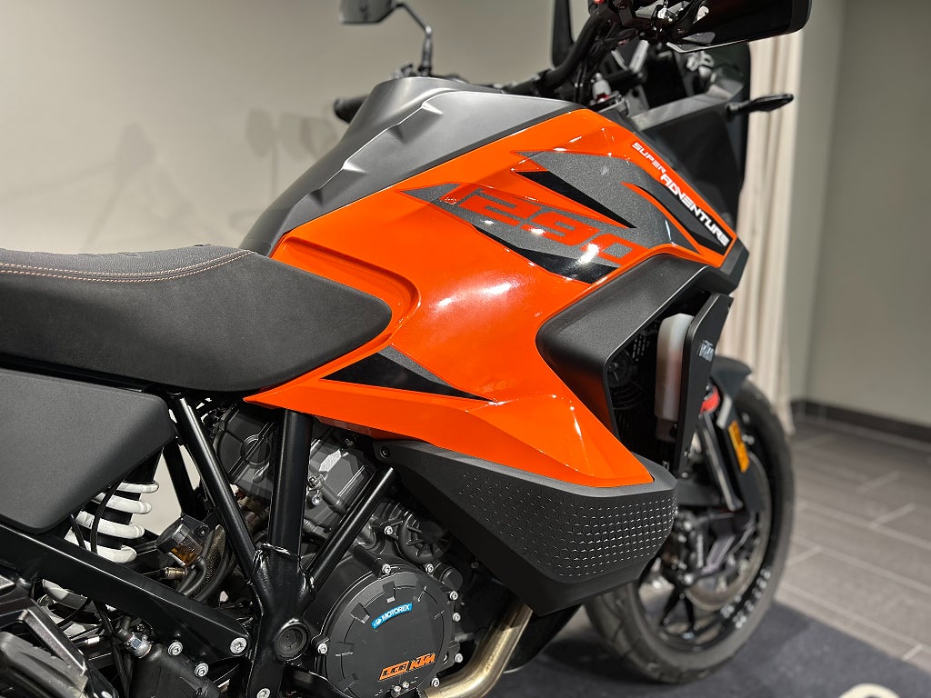 KTM 1290 Super Adventure S / Tech pack / 3 väskor / Endast 1302 mil!