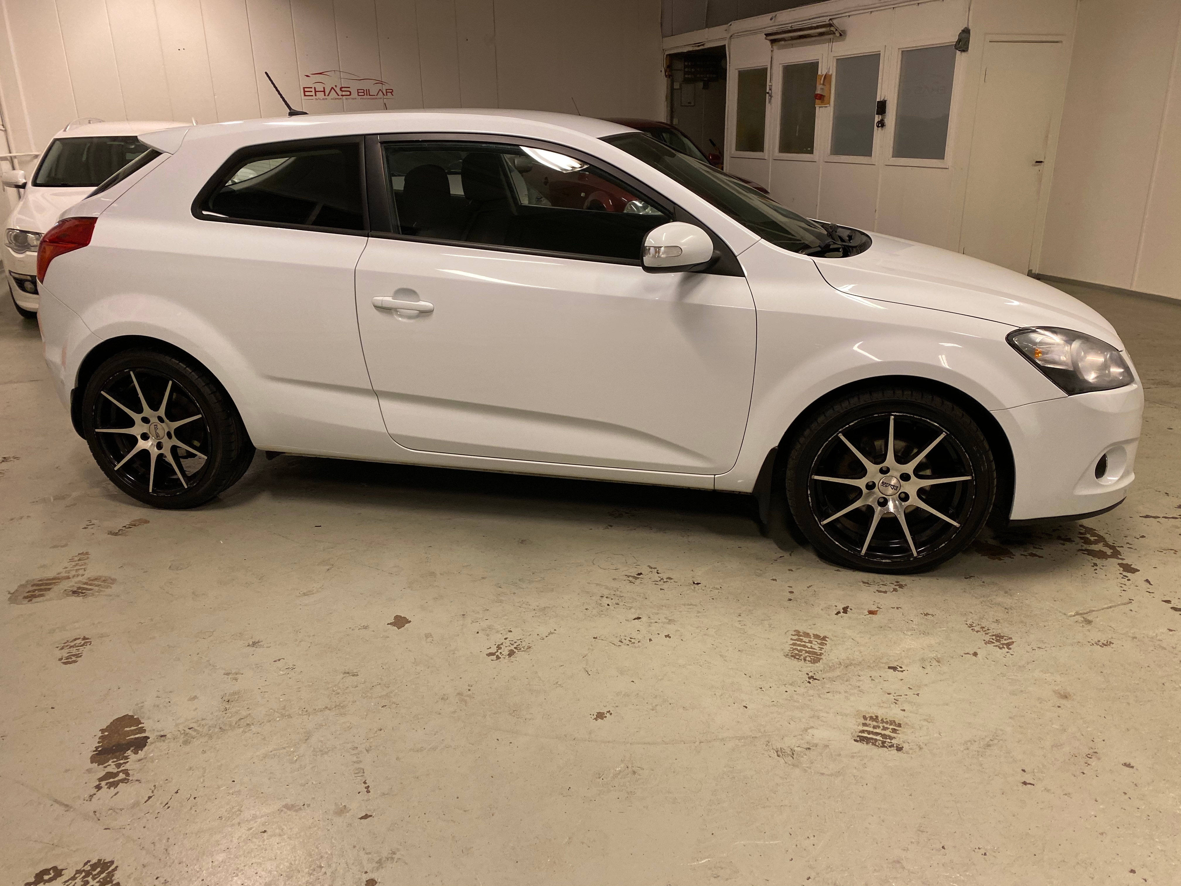 Kia Ceed 1.6 CRDi 115hk 2010, bild 6/41