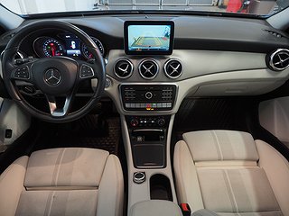 SUV Mercedes-Benz GLA 15 av 25