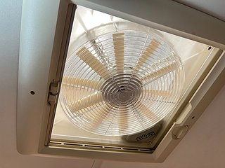 Husbil-integrerad Kabe TMI 810 LQB 23 av 27