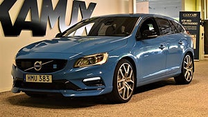 Volvon har rak treliters rak turboladdad sexa som genererar 350 hästkrafter. 