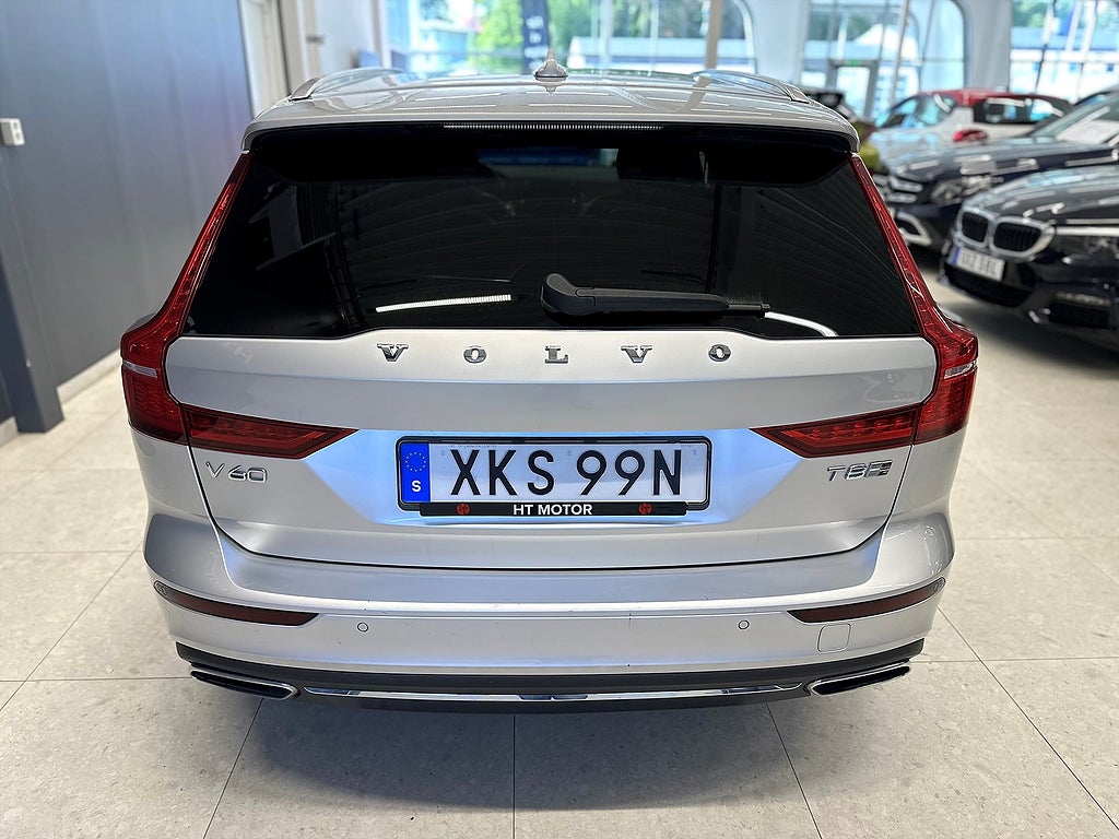 Volvo V60 T8 Twin Engine AWD INSCRIPTION/B-Kamera/DRAG/NAV/PANO