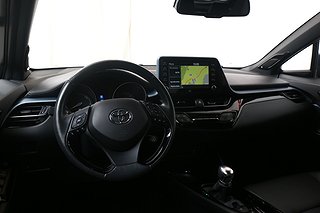 SUV Toyota C-HR 16 av 27