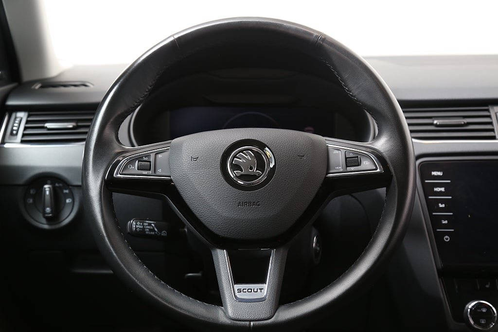 Skoda Octavia Scout 2,0 TDI 4x4 Premium Aut P-värme Dragkrok 2019