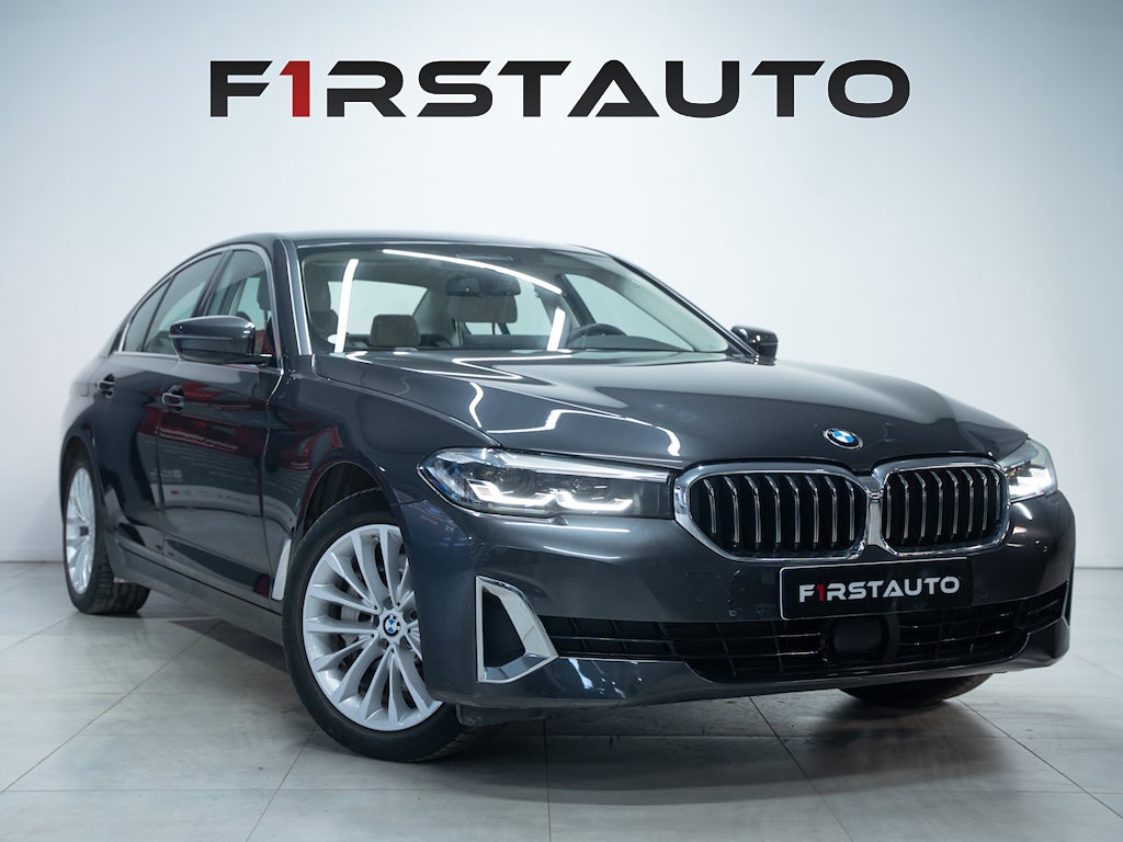 BMW 530e xDrive Sedan Steptronic Luxury Line Massage Drag
