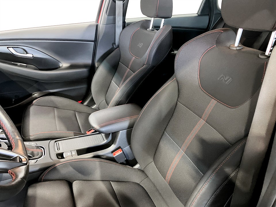 Bild på Hyundai i30 N-Line 1.5 T-GDI 159hk Aut B-KAMERA CARPLAY