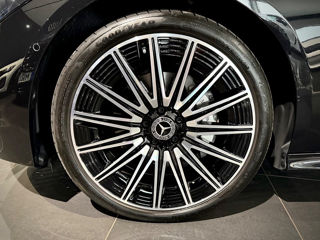 Mercedes-Benz CLE 300 4MATIC Cabriolet AMG Premium Läder Drag Burmester - bild 12