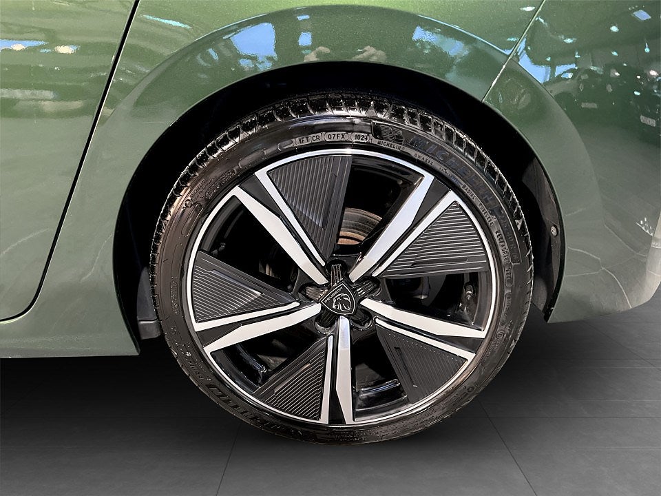 Bild på Peugeot 308 5D GT 1.2 PT 130hk Aut - B-KAMERA,ELSTOL,NAV