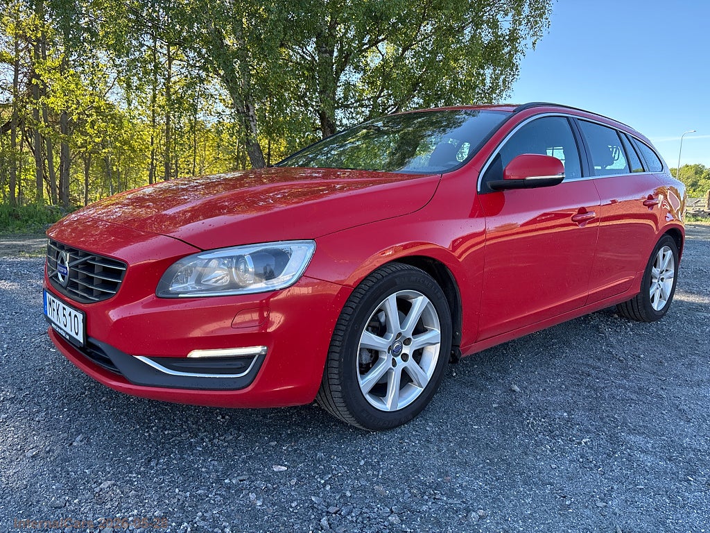 Volvo V60 RESERVERAD - T5 Bi-Fuel Momentum EXPORTNETTO 4540€