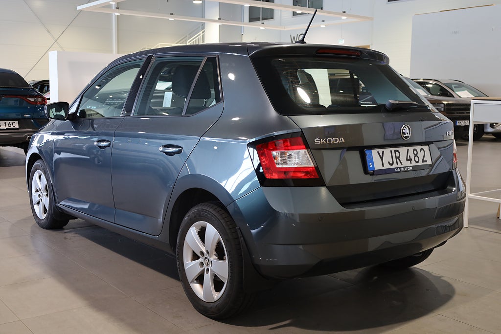 Skoda Fabia 1.2 TSI Style M-Värme CarPlay PDC Blåtand 2017