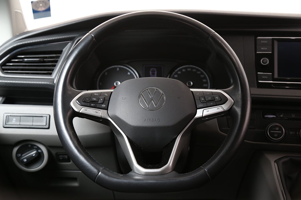 Volkswagen Caravelle 2,0 TDI Comfortline Kombi 9-sits Värmare Drag Leasbar