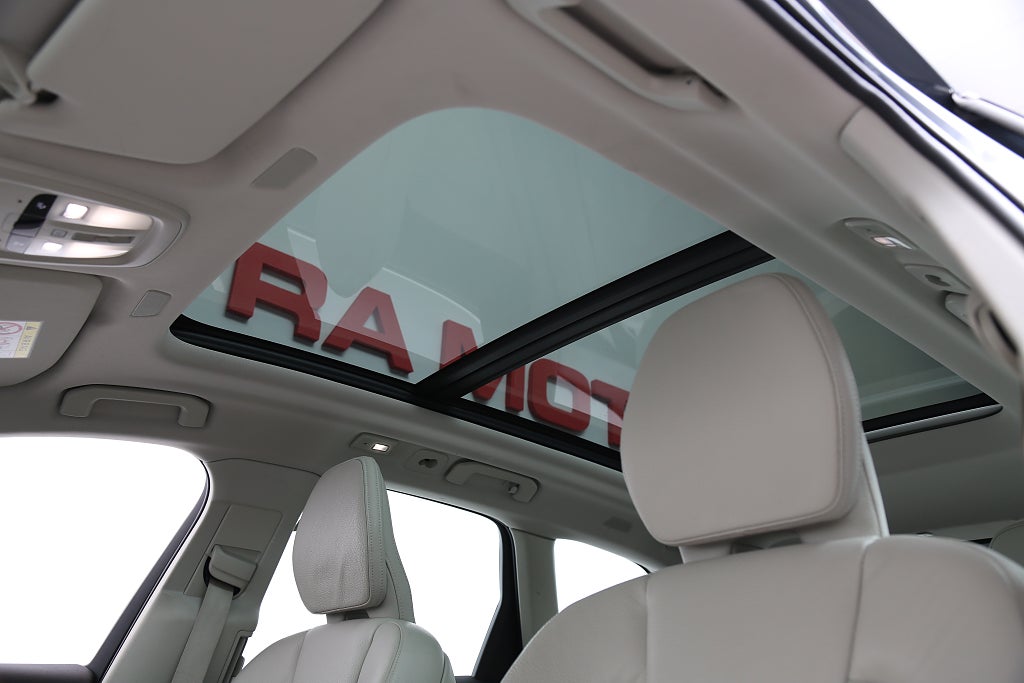 Volvo XC60 Recharge T6 Inscription AWD Pano Skinn Orrefors Drag