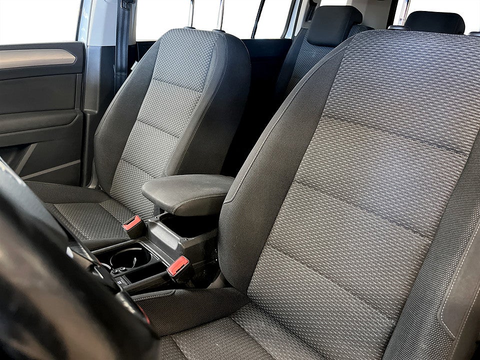 Bild på Volkswagen Touran Base 1.4 TSI 150hk Aut 7-SITS KAMREM BYTT B-KAMERA