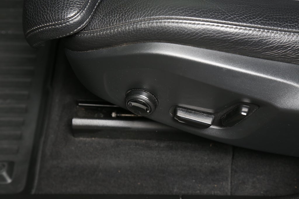 Volvo XC60 T5 250hk Inscription Aut Kamera Skinn Elstol VOC Drag 2018