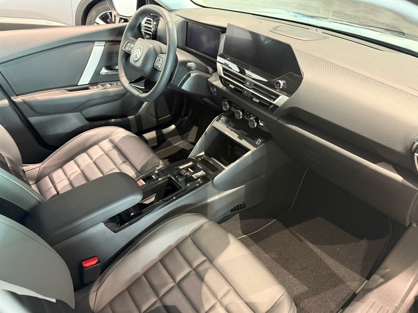 Citroen C4 Max Hybrid 2025, bild 6/45