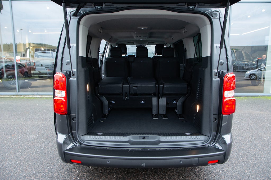Peugeot Traveller 2.0 BlueHDi 180 hk Allure  L3 / 8 SITS / LÄDER