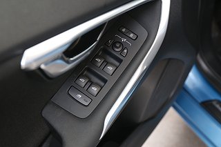 Halvkombi Volvo V40 8 av 19