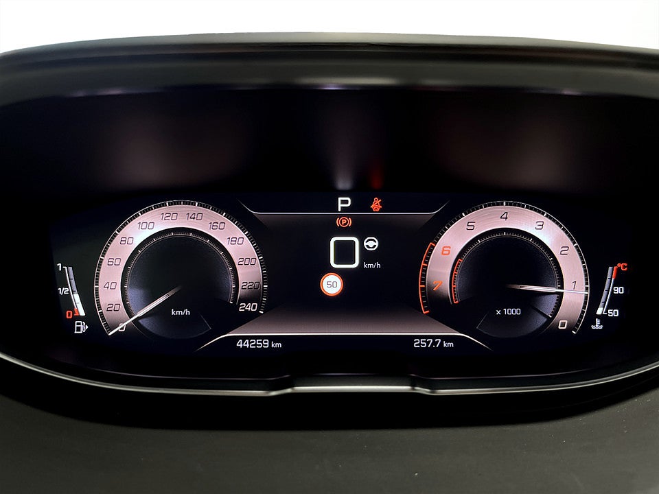 Bild på Peugeot 5008 GT+ 1.2 PT 130hk Aut 7-SITS B-KAMERA CARPLAY