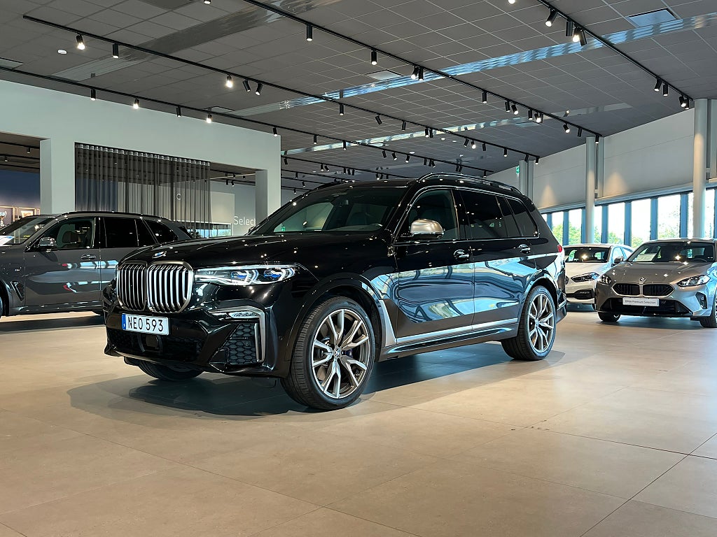 BMW X7 M50d M Sport D/A Pro B&W Massage Pano Sky-Lounge Drag