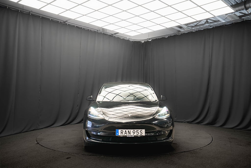 Tesla Model 3 Standard Range DRAG 19'' PANO LÄDER 1-ÄGARE MOMS