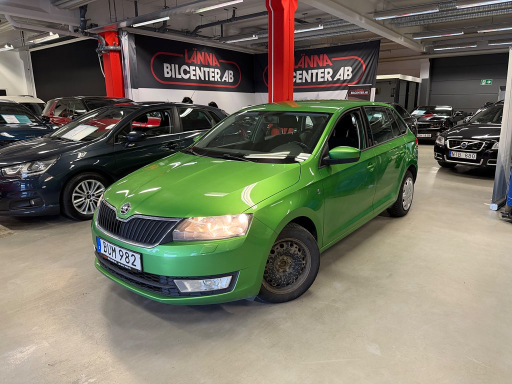 Skoda Rapid Spaceback 1.2 TSI Plus Dragkrok PDC Låg årsskatt AUX