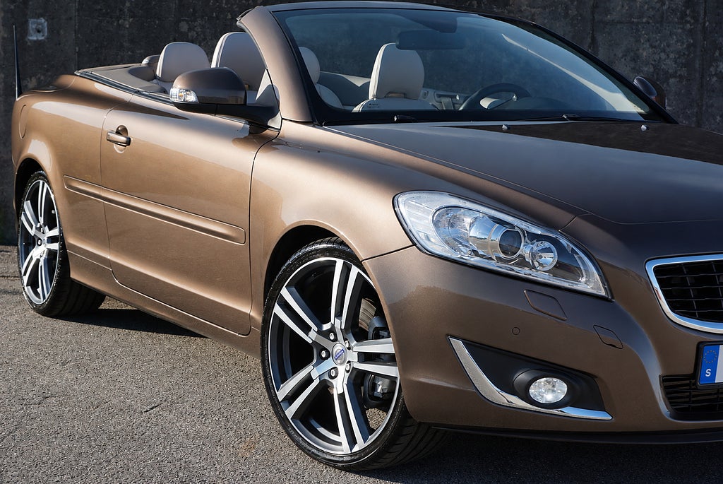 Volvo C70 T5 230hk Summum|Låga Mil|Sv-Såld|Keyless|Premium Sound|