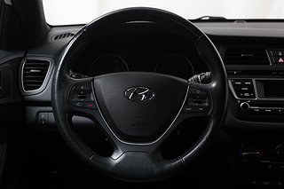 Halvkombi Hyundai i20 10 av 20
