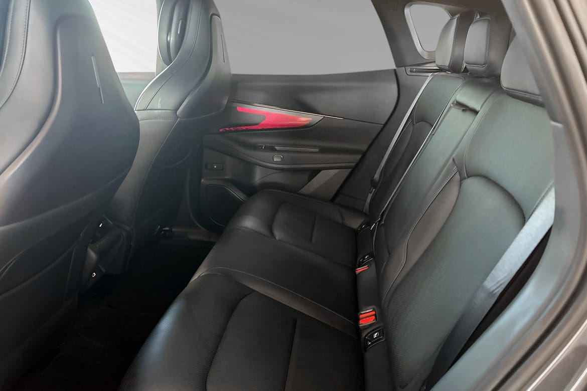 Lynk & Co 08 Core PHEV 2025, bild 7/10