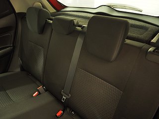 Halvkombi Suzuki Swift 17 av 23