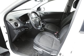 Halvkombi Hyundai i10 9 av 24