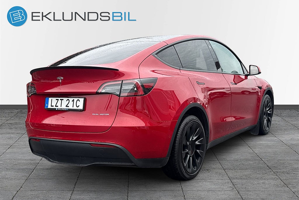 Tesla Model Y 2021 - miniatyr 5