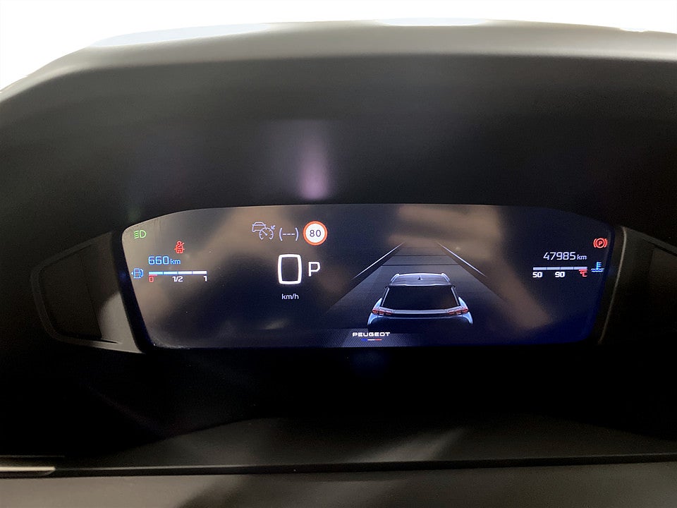 Bild på Peugeot 2008 Allure 1.2 PT 130hk B-KAMERA CARPLAY
