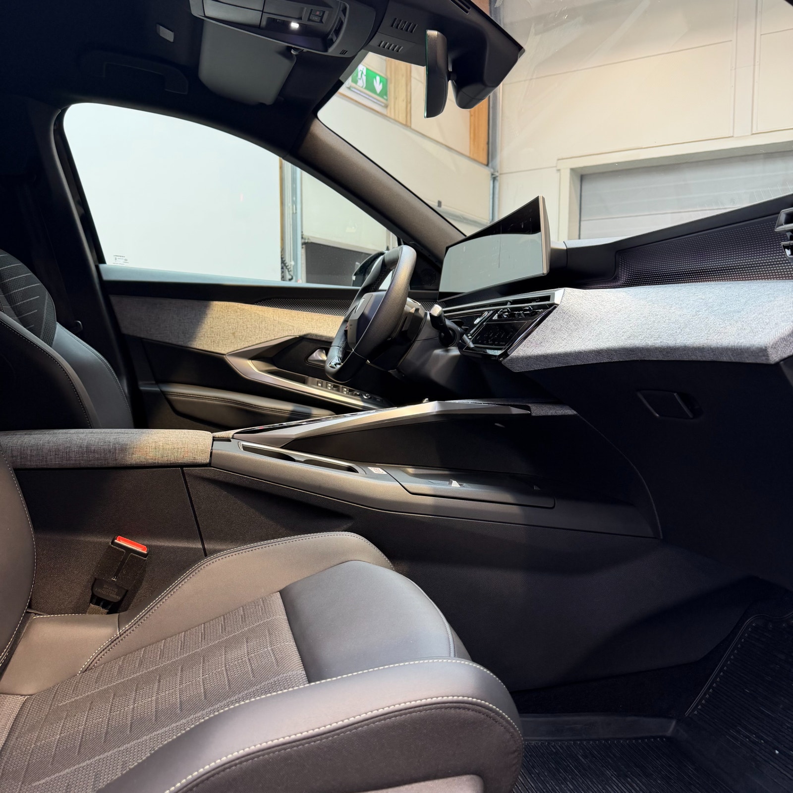 Peugeot 5008 Hybrid 145 1.2 PureTech e-DSC GT 7-Sits Carplay Kamera 2025 - miniatyr 11