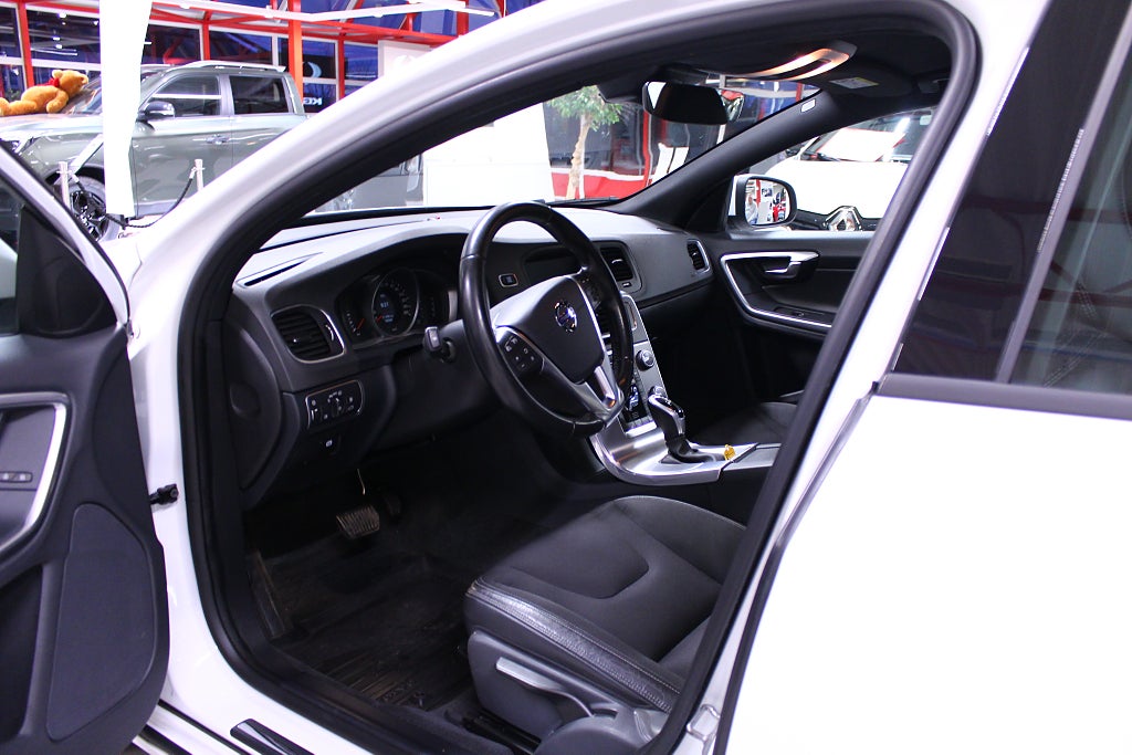 Volvo S60 2018 - miniatyr 8