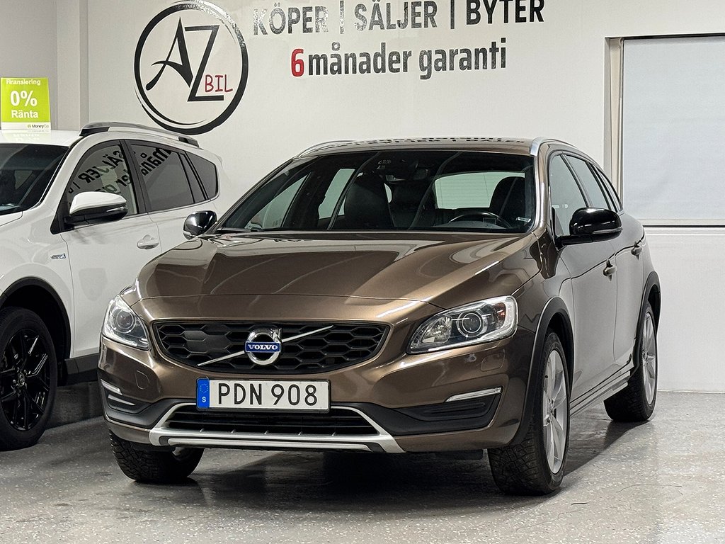 Volvo V60 Cross Country D4 AWD Summum190hk VOC GPS DRAG SKINN