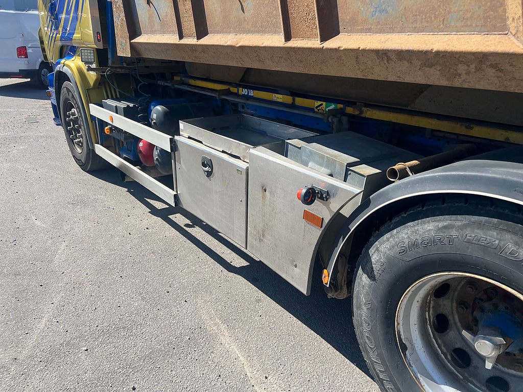 Scania R560 V8 6x4 Lastväxlare, Tandem