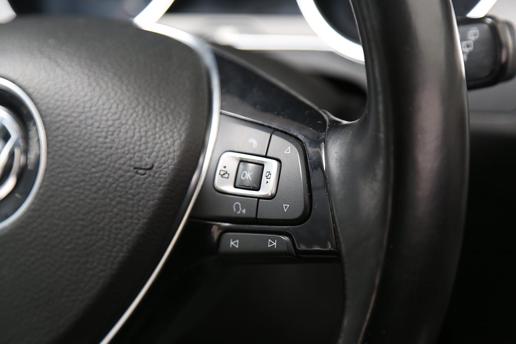 Volkswagen Passat 2,0 TDI 150hk Sportscombi Värmare Dragkrok 2015