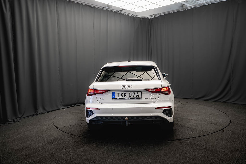 Audi A3 45 TFSI e Plug-in S-Line LÄDER DRAG CARPLAY 245hk
