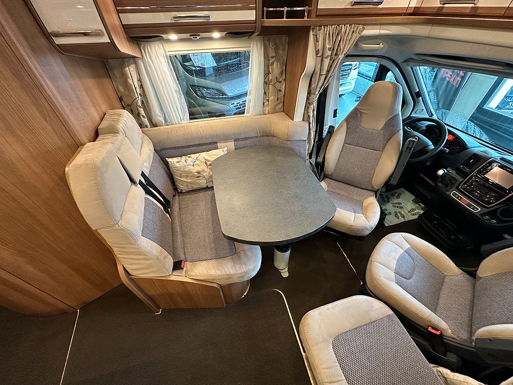 Carthago C-Tourer T143 Automat / Solcell / Långbädd - Carthago