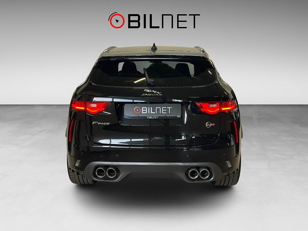 Jaguar F-Pace SVR 550hk *3,99%* Meridian Pano Sportavgas Sv-Såld