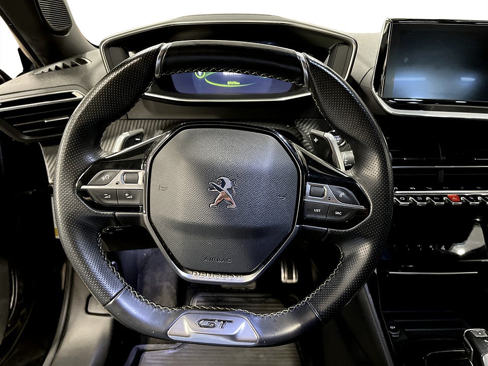 Bild på Peugeot 2008 GT 1.2 PT 155hk Aut B-KAMERA CARPLAY