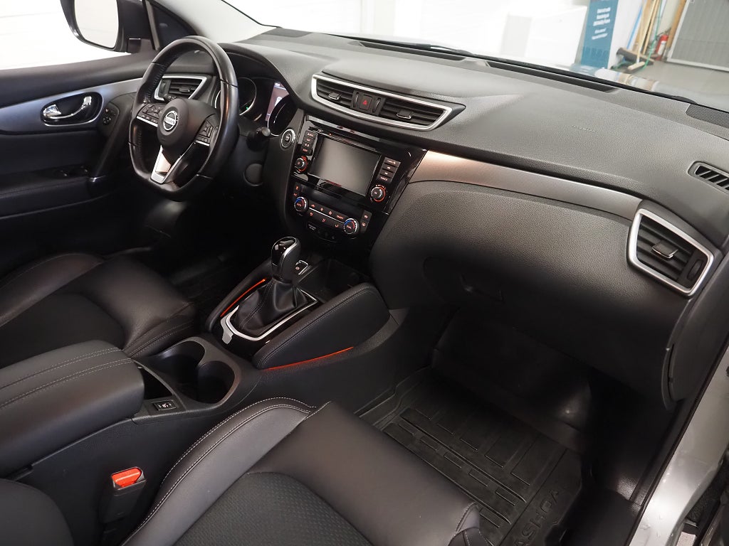 Nissan Qashqai 1.3 158hk DIG-T DCT Tekna | Navi | Backkamera | 2019