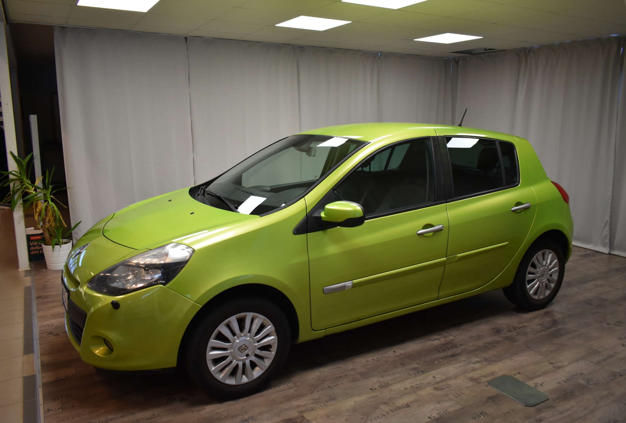 Renault Clio Halvkombi 1.2 (75hk) 2011, bild 3/47