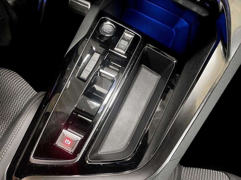 Bild på Peugeot 5008 GT 1.2 PT 130hk Aut - 7-SITS,B-KAMERA,NAV