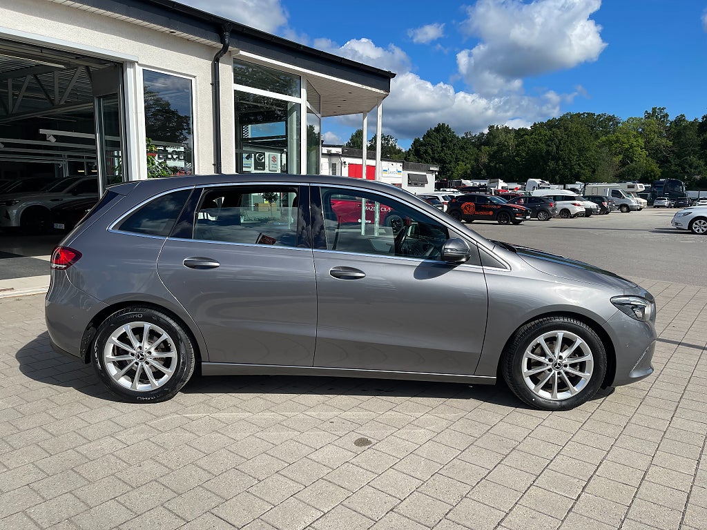 Mercedes-Benz B 180 7G-DCT 136 hk, automat, dragkrok