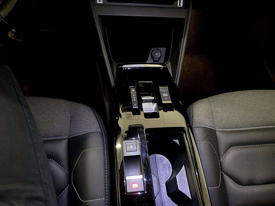 Bild på Citroën e-C4 Shine 50kWh 136hk Aut - B-KAMERA, CARPLAY