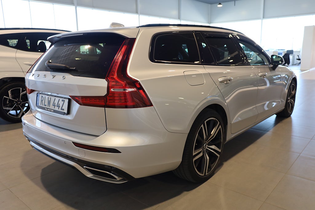 Volvo V60 Recharge T6 AWD 340hk R-Design |Navi|Kamera|Voc| 2022